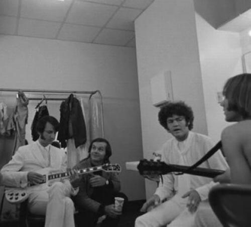 Редкие снимки знаменитостей прошлого и настоящего Ч.4