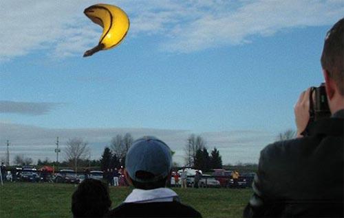 Банан-дирижабль барражирует над Техасом