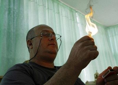 Инвалид-колясочник построил Эйфелеву башню