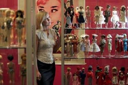 Барби продают на аукционе Кристи