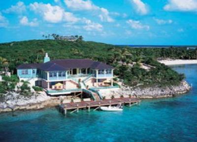 13 звезд кино, имеющих собственный остров