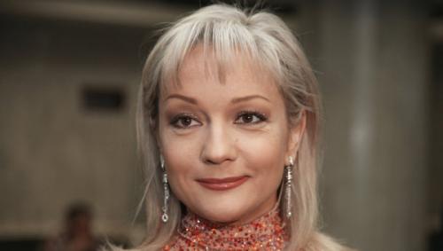 Как сейчас выглядят и чем занимаются популярные певицы-красавицы из 90-х