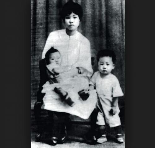 Тысячи девственниц Мао Цзэдуна и другие странности "великого кормчего"