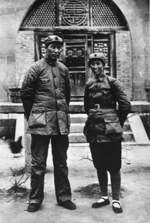 Тысячи девственниц Мао Цзэдуна и другие странности "великого кормчего"