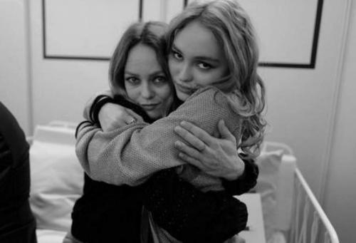 Звездные мамы, которые выглядят как сестры своих детей