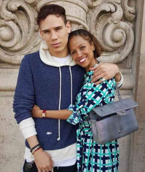 Звездные мамы, которые выглядят как сестры своих детей