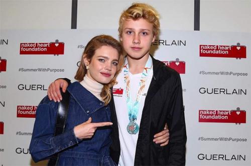 Звездные мамы, которые выглядят как сестры своих детей