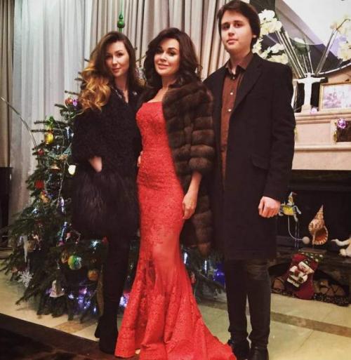 Звездные мамы, которые выглядят как сестры своих детей