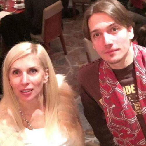 Звездные мамы, которые выглядят как сестры своих детей