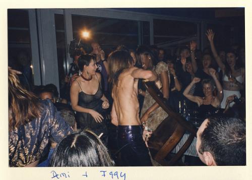 Полароидные фото звезд из личного альбома Майкла Уайта