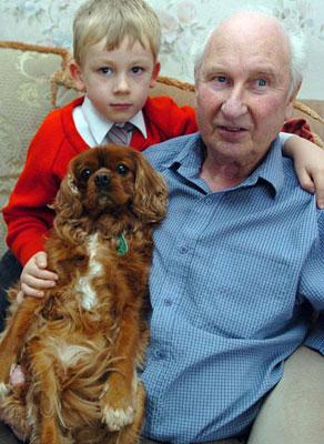 Собака-жонглер родом из Англии