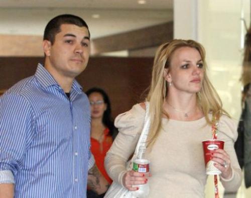 Знаменитости, обвинявшиеся в изнасилованиях и сексуальных домогательствах