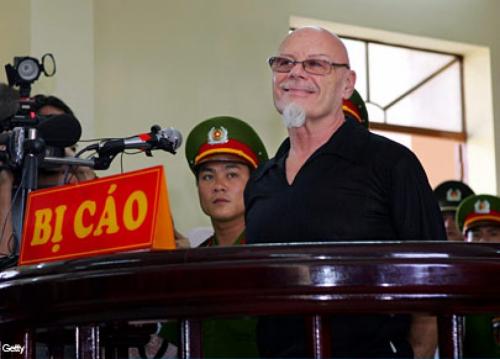 Знаменитости, обвинявшиеся в изнасилованиях и сексуальных домогательствах