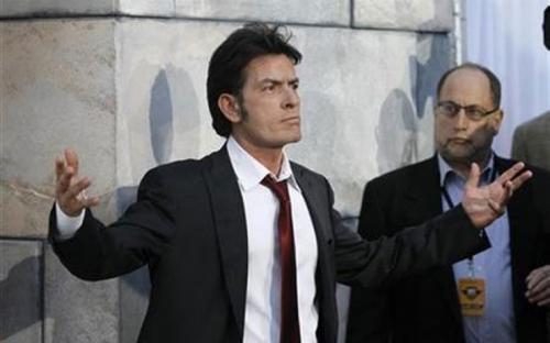 Знаменитости, обвинявшиеся в изнасилованиях и сексуальных домогательствах