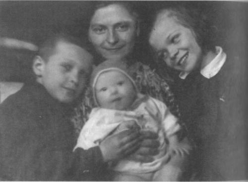 Звезды, воспитывавшиеся без матерей