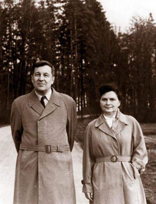 Звезды, воспитывавшиеся без матерей