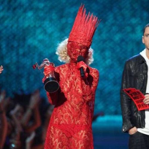 Королевы эпатажа и их самые безумные наряды