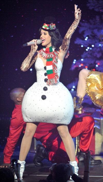 Королевы эпатажа и их самые безумные наряды