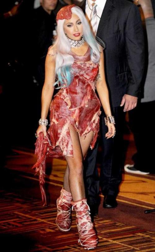 Королевы эпатажа и их самые безумные наряды