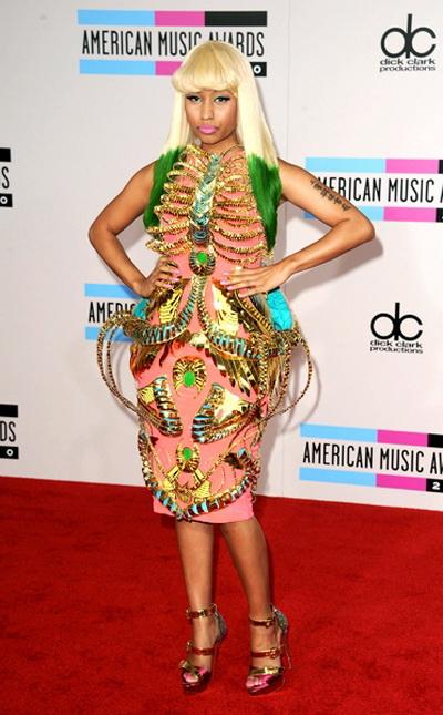 Королевы эпатажа и их самые безумные наряды