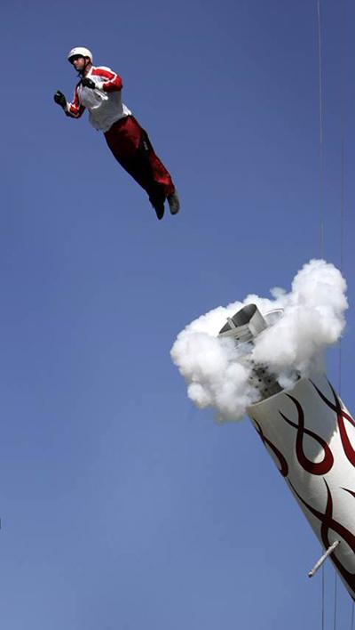 Игры со смертью: 20 самых отчаянных смельчаков