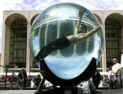 Игры со смертью: 20 самых отчаянных смельчаков