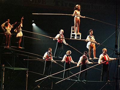 Игры со смертью: 20 самых отчаянных смельчаков