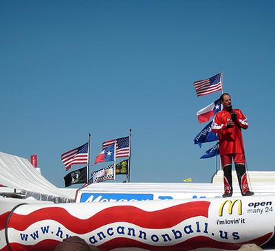 Игры со смертью: 20 самых отчаянных смельчаков