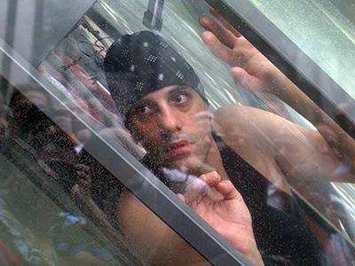 Игры со смертью: 20 самых отчаянных смельчаков