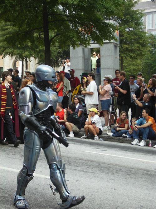 Парализованный пошёл на электронных ногах