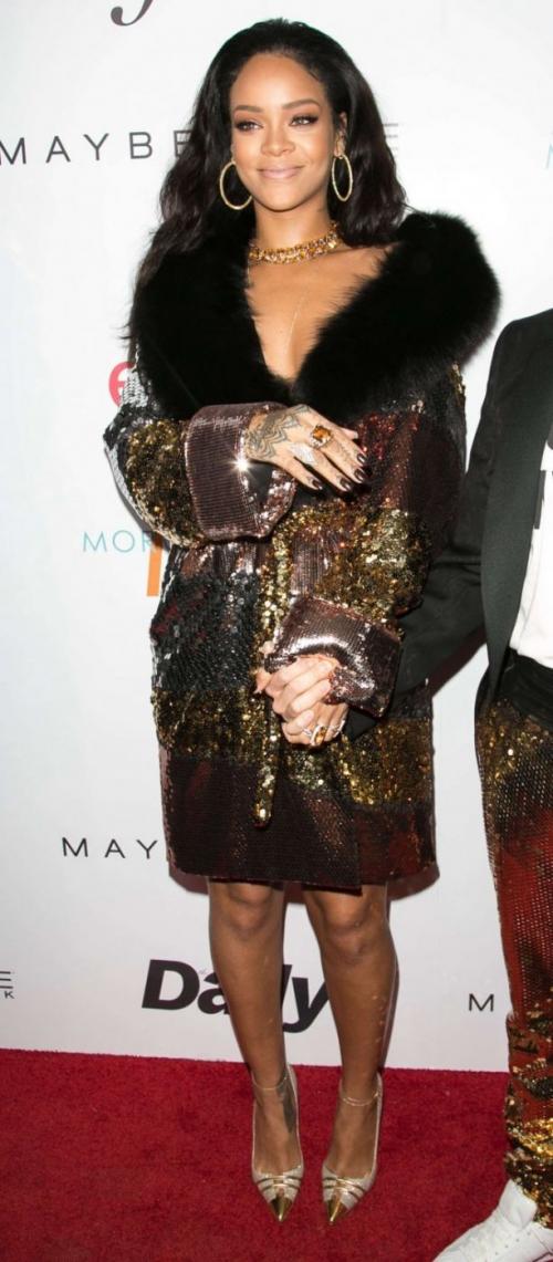 Самые нелепые и странные наряды знаменитостей. Ч.4