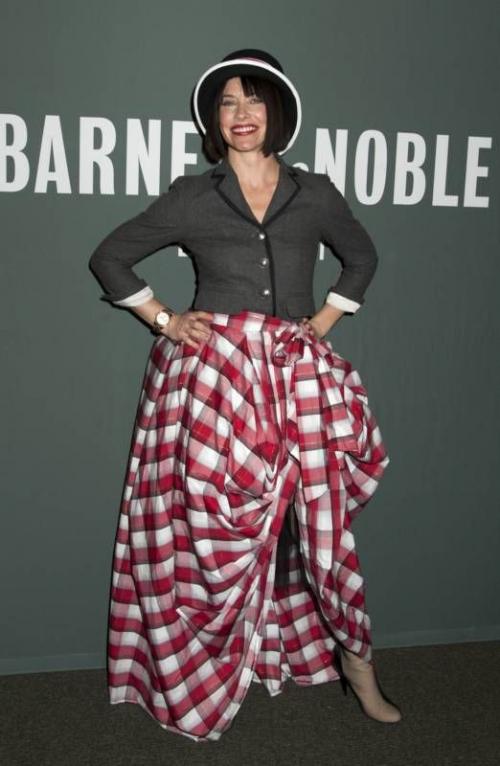 Самые нелепые и странные наряды знаменитостей. Ч.4