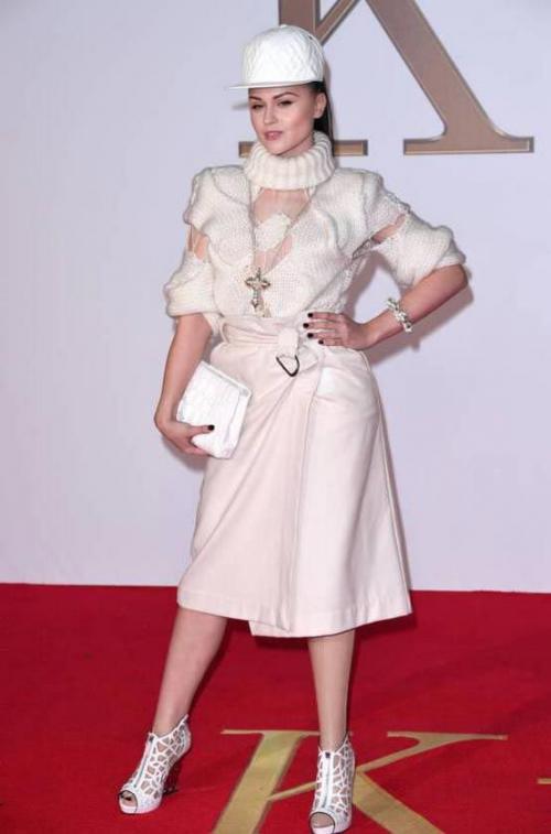 Самые нелепые и странные наряды знаменитостей. Ч.4