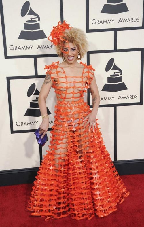 Самые нелепые и странные наряды знаменитостей. Ч.4