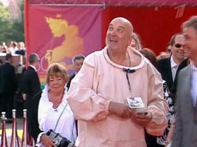 В Москве открылся 30-й международный кинофестиваль: Михалков станцевал с Уиллом Смитом