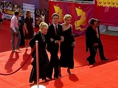 В Москве открылся 30-й международный кинофестиваль: Михалков станцевал с Уиллом Смитом