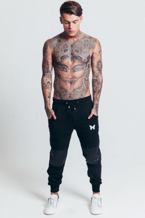 Восхождение звезд подиума: как и где находили знаменитых супермоделей