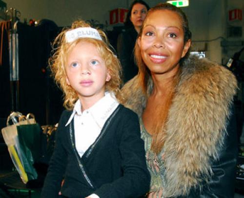 "Признать или отказаться?": внебрачные дети знаменитостей