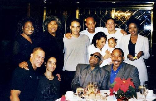 "Признать или отказаться?": внебрачные дети знаменитостей