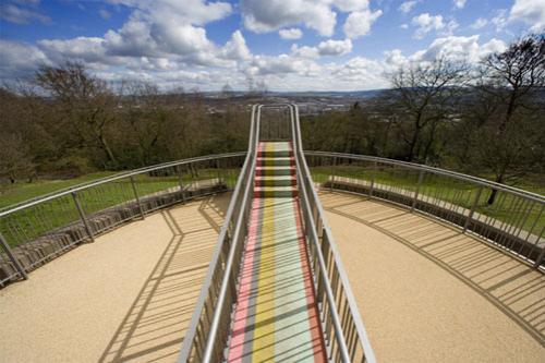 Дерево-орган сообщает людям мелодии ветра