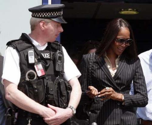 Самые яркие нервные срывы знаменитостей, случившиеся на публике