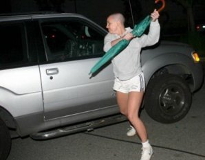 Самые яркие нервные срывы знаменитостей, случившиеся на публике