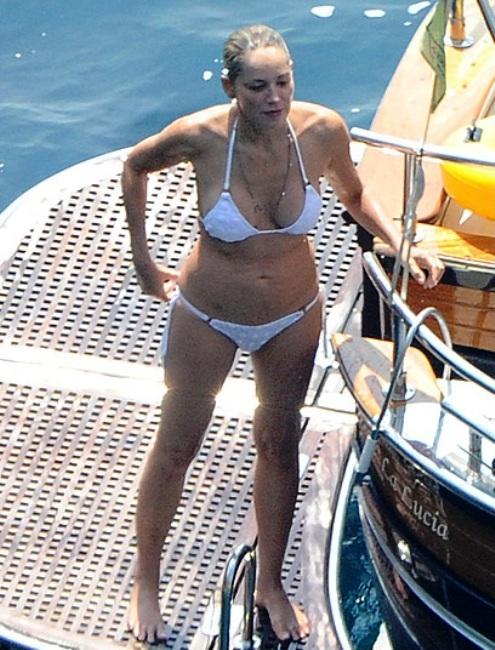 Звезды за 40, как они выглядят в купальниках