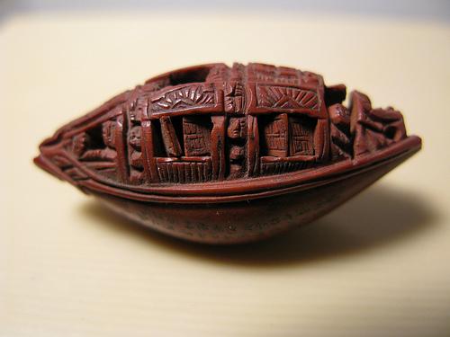 Хaйдао — резьба по фруктовым косточкам