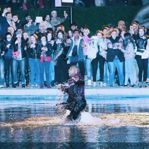 Какие немыслимые вещи, принадлежащие знаменитостям, скупают поклонники