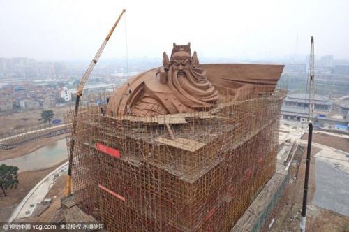 В Китае появилась огромная статуя древнего полководца Гуань Юя