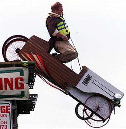 Человекоптицам из  Богнора подрезали крылья