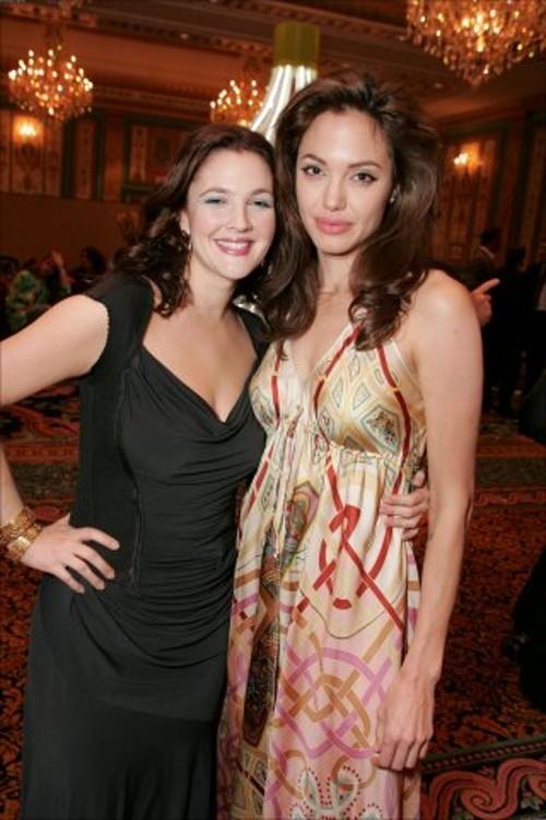 Анджелина Джоли с «коллегами по цеху»