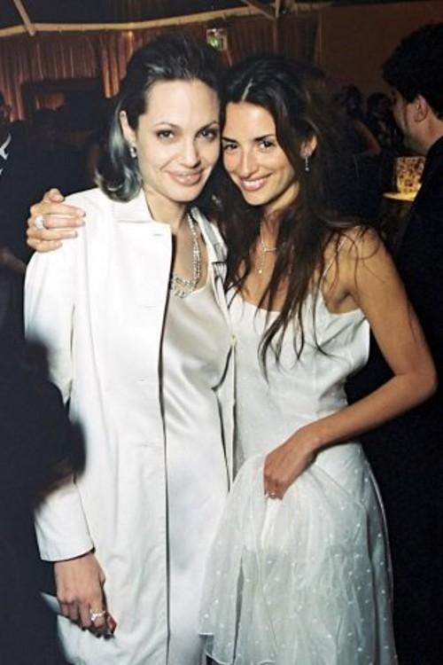 Анджелина Джоли с «коллегами по цеху»