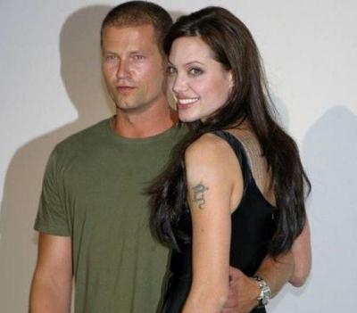 Анджелина Джоли с «коллегами по цеху»